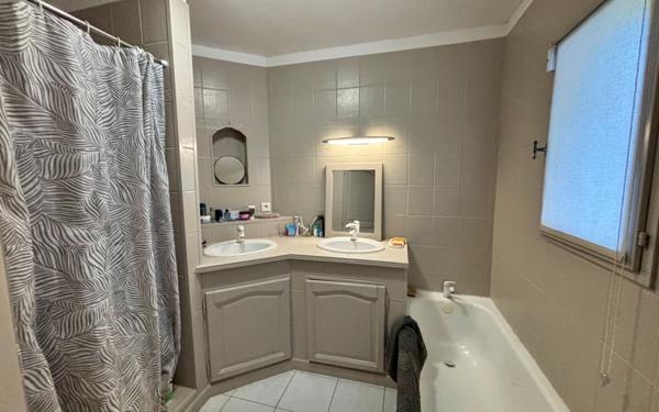 Maison à vendre    5 pièces • 133 m2 Rognonas