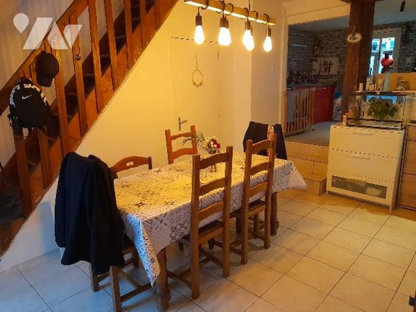 Posez vos meubles dans cette agréable maison.
