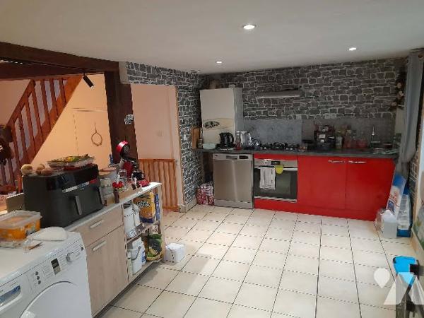 Posez vos meubles dans cette agréable maison.