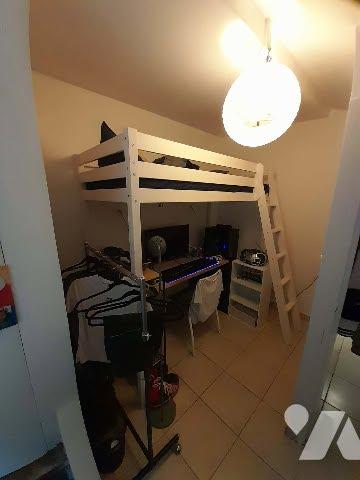 Posez vos meubles dans cette agréable maison.