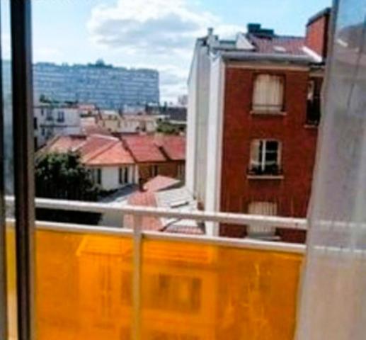 Grand Studio refait à neuf  métro Télégraphe  31 m2