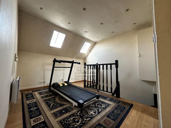 Idéal investisseur. Immeuble à usage mixte locaux commerciaux et appartements d'habitation situé à Compiègne