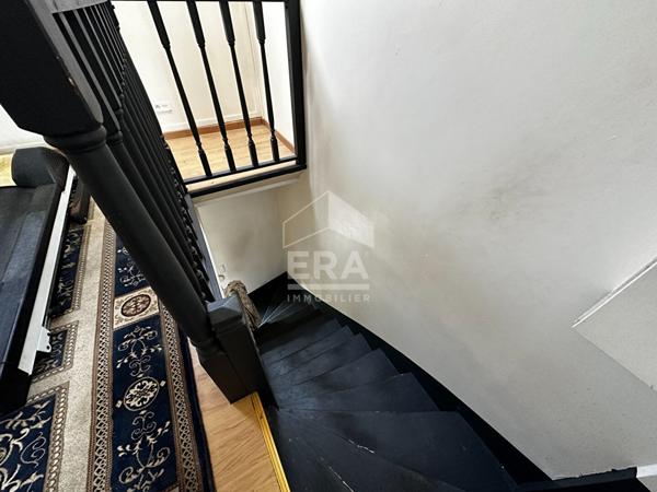 Idéal investisseur. Immeuble à usage mixte locaux commerciaux et appartements d'habitation situé à Compiègne