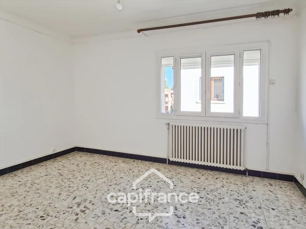 Maison à vendre 5 pièces ROQUEMAURE (30)-terrain 541m²