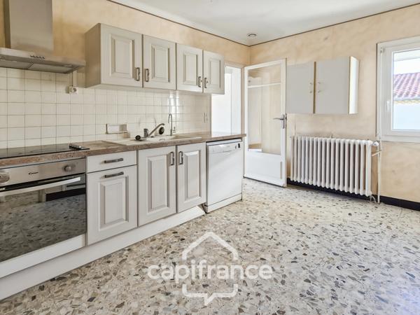 Maison à vendre 5 pièces ROQUEMAURE (30)-terrain 541m²