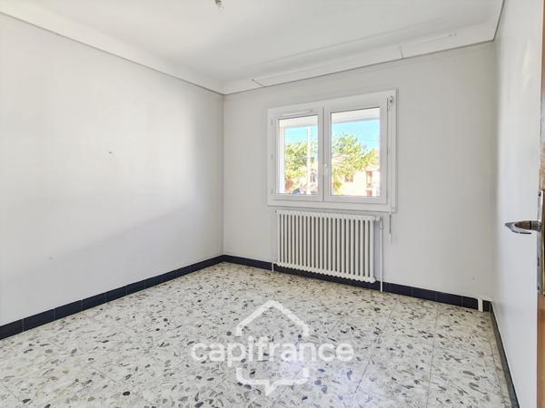 Maison à vendre 5 pièces ROQUEMAURE (30)-terrain 541m²