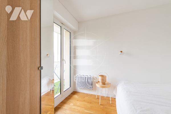 Studio comme neuf avec balcon