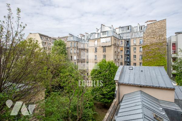 Studio comme neuf avec balcon