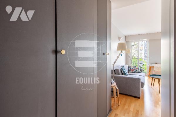 Studio comme neuf avec balcon