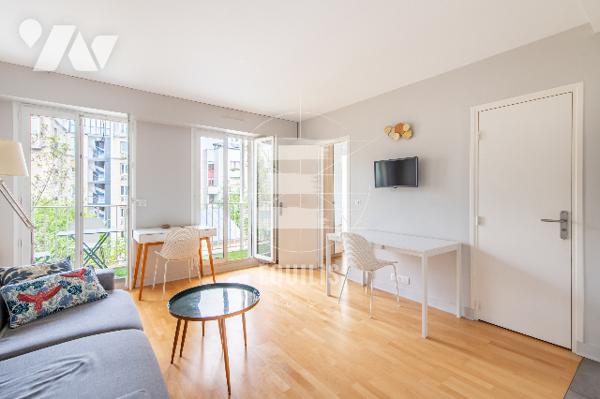 Studio comme neuf avec balcon