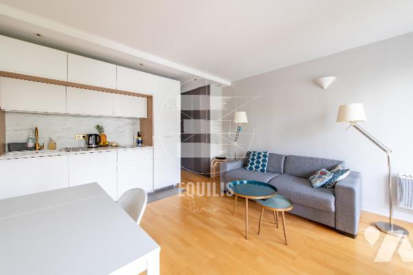 Studio comme neuf avec balcon