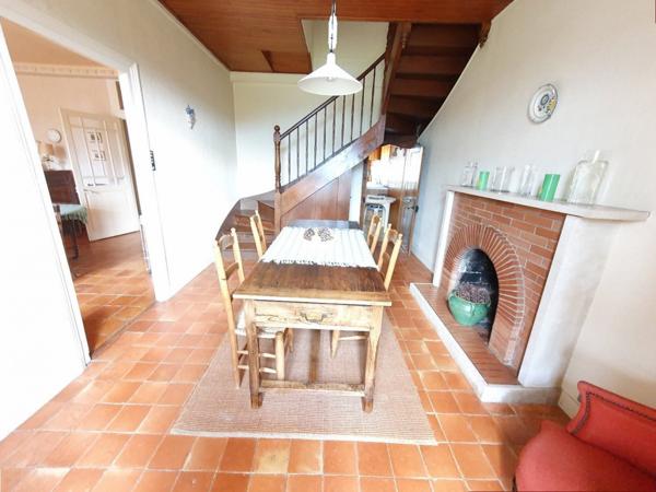 Maison en pierre avec piscine