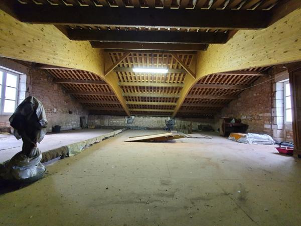 Maison en pierre avec piscine