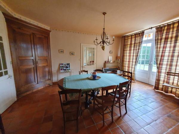 Maison en pierre avec piscine