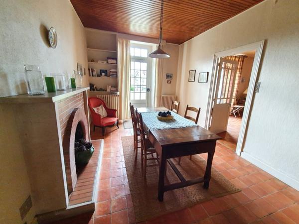 Maison en pierre avec piscine