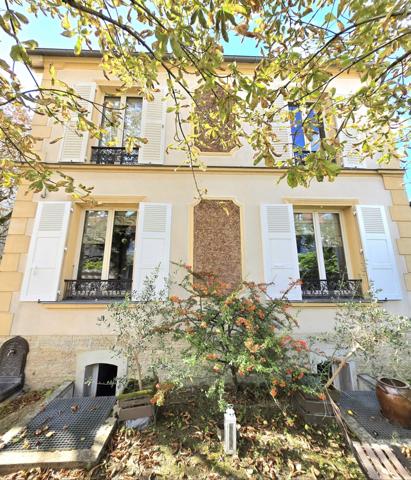 Saint-Maur-des-Fossés (94210) Maison Contemporaine de Standing - Un Havre de Modernité et de Confort et de calme