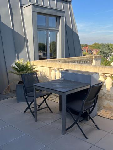Appartement 5 pièce(s) 91 m2 €880 000 ** - Référence 4557