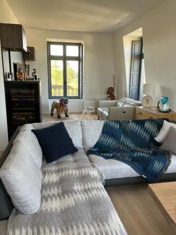 Appartement 5 pièce(s) 91 m2 €880 000 ** - Référence 4557