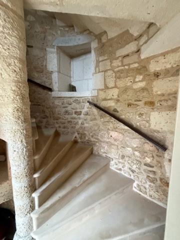 Logis du XVIIe Siècle près d'Angoulême - 16 pièces + maison d'amis et terrain de 4 ha 430