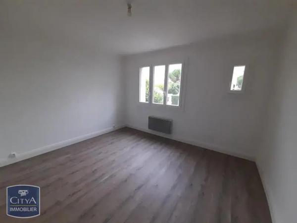 Appartement à louer 3 pièces 54.02m² Nîmes (30000)