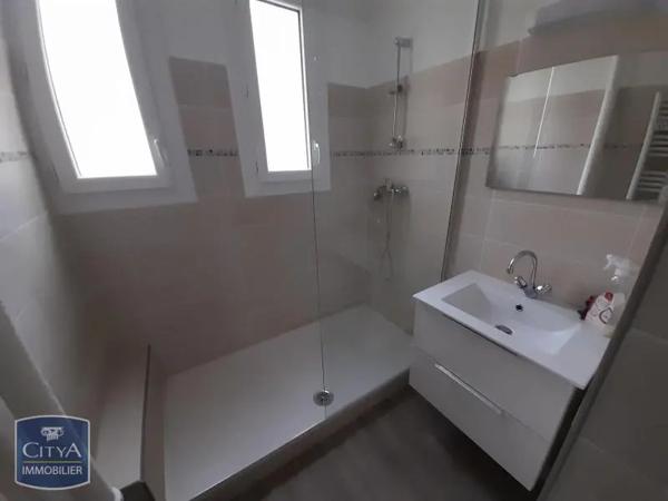 Appartement à louer 3 pièces 54.02m² Nîmes (30000)