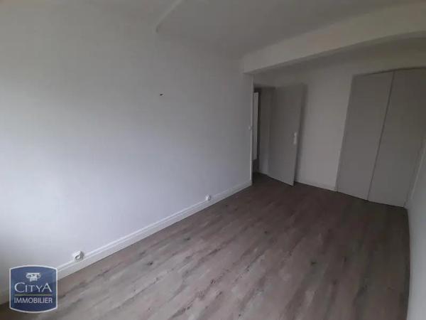 Appartement à louer 3 pièces 54.02m² Nîmes (30000)