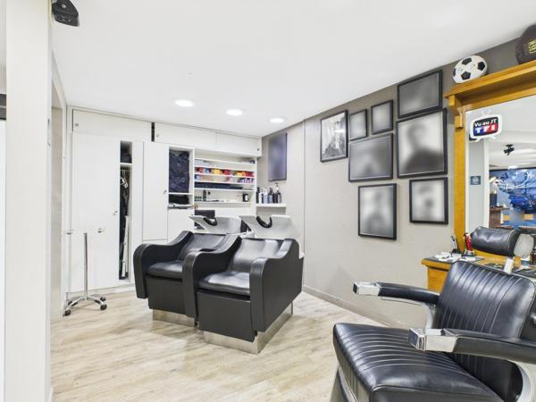 SALON DE COIFFURE – EMPLACEMENT STRATÉGIQUE À MAYENNE