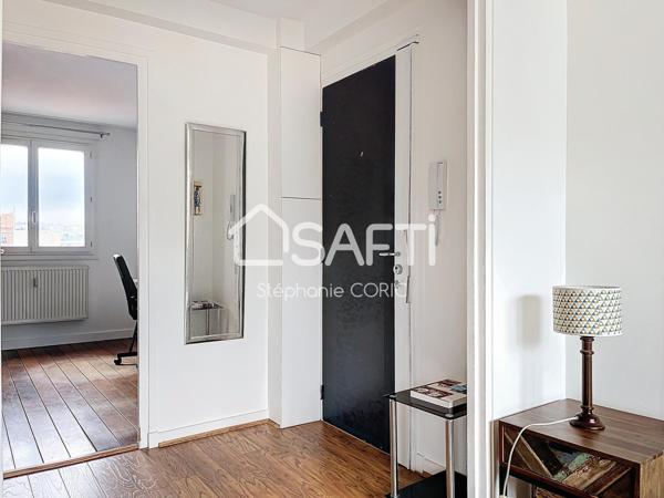 DERNIER ÉTAGE - BALCON - TRÈS CALME