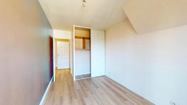 Location                                                      Appartement
                        
                     3 pièces                      69 m2                     à Émerainville