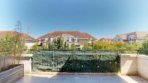 Location                                                      Appartement
                        
                     3 pièces                      69 m2                     à Émerainville