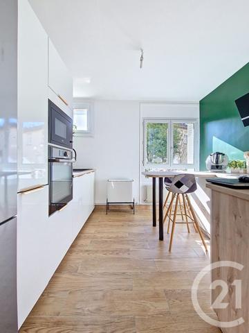 Appartement T5 à vendre  5 pièces - 79,39 m2 CHAMALIERES - 63