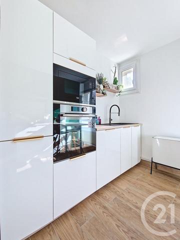 Appartement T5 à vendre  5 pièces - 79,39 m2 CHAMALIERES - 63