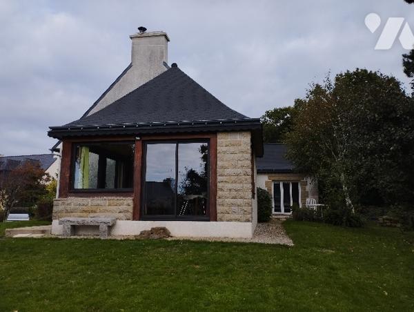 maison ayant de grands espaces de vie