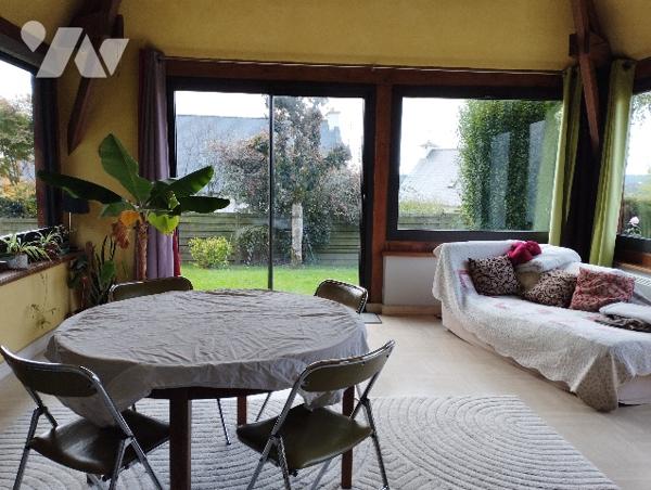 maison ayant de grands espaces de vie