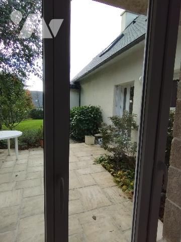 maison ayant de grands espaces de vie