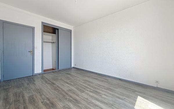 Appartement à louer    3 pièces • 100,32 m2 Ajaccio
