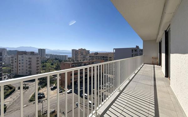Appartement à louer    3 pièces • 100,32 m2 Ajaccio
