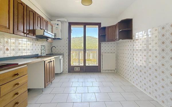 Appartement à louer    3 pièces • 100,32 m2 Ajaccio