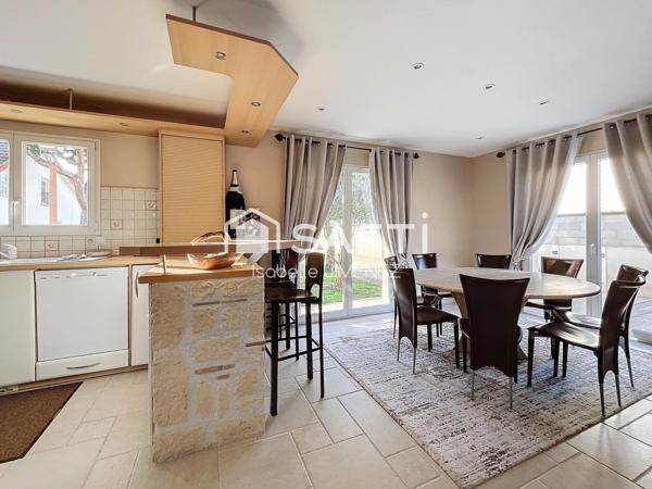 6 pièces sur 110 m² environ  / parcelle de jardin au calme de 642 m2 / dépendance