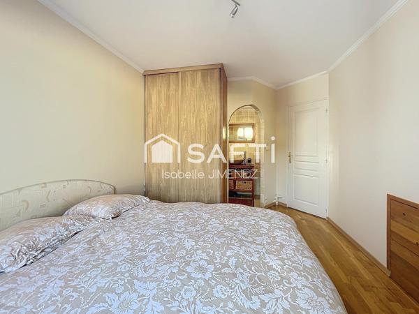 6 pièces sur 110 m² environ  / parcelle de jardin au calme de 642 m2 / dépendance