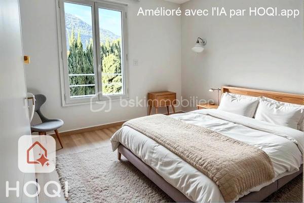À seulement quelques minutes à pied des plages, du port, du centre-ville et des écoles, découvrez en EXCLUSIVITÉ ce superbe appartement T2/T3  de 53 m², niché au 3ᵉ étage avec ascenseur d’une résidence de Standing, Sécurisée, avec Piscine, livrée en 2025.

Jamais habité, ce bien séduit immédiatement par la qualité de ses prestations et son atmosphère lumineuse.

Dès l’entrée, dotée d’un placard et d’un visiophone, vous accédez à un élégant espace de vie où le séjour et la cuisine entièrement aménagée se prolongent harmonieusement vers une agréable loggia de 8 m² exposée plein Sud, véritable invitation à savourer la douceur du climat méditerranéen.

L’espace nuit a été pensé avec soin et comprend :
• une chambre confortable,
• une pièce supplémentaire pouvant accueillir un bureau, une chambre d’enfant ou une chambre d’appoint,
• une salle d’eau contemporaine avec WC suspendu.

Les prestations répondent aux exigences actuelles :
✨ Résidence récente aux dernières normes
✨ Performance énergétique remarquable (DPE A/A)
✨ Eau chaude et froide incluses dans les charges (120€ par mois)
✨ Double stationnements privatifs en sous-sol, un privilège rare à Cavalaire-sur-Mer.

Ce bien conjugue avec justesse Raffinement, Confort et Praticité, faisant de lui une adresse idéale pour une résidence principale, un pied-à-terre élégant ou un investissement patrimonial de qualité.

📞 Contact & visites
Olivier PROUST
📱 06 61 53 40 05
📧 o.proust@bskimmobilier.com