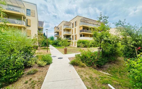 Appartement à vendre    3 pièces • 59,97 m2 Solliès-Pont