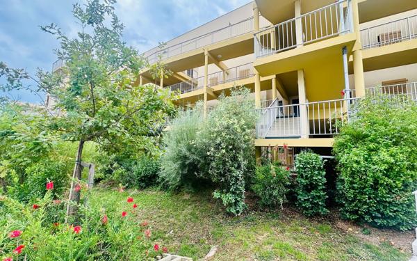 Appartement à vendre    3 pièces • 59,97 m2 Solliès-Pont