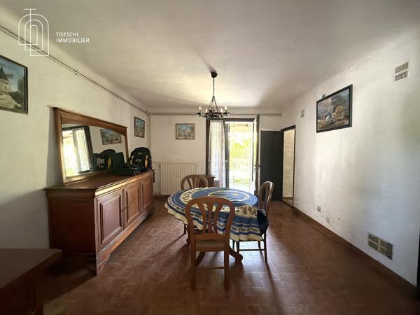 Mas avec habitation, dépendances et 1 hectare de terrain