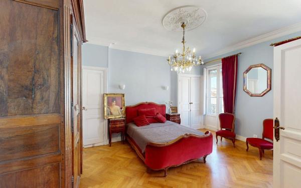 Appartement à vendre    6 pièces • 172,53 m2 Toulouse