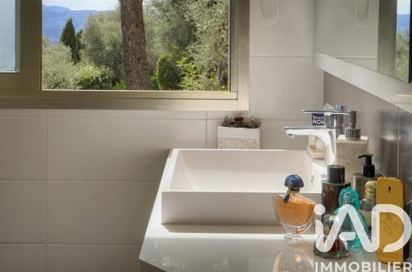 Appartement à vendre 3 pièces 69 m² Grasse