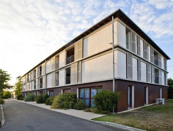 INVESTISSEMENT LOCATIF – CARCASSONNE – Résidence de Tourisme CERISE Carcassonne Sud - 6,27% de rentabilité