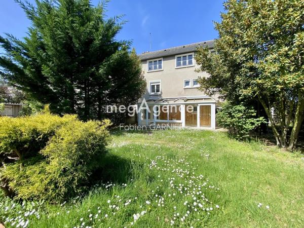 Maison à SAINT-BARTHELEMY-D'ANJOU, 49124 - 7 pièces 210m²