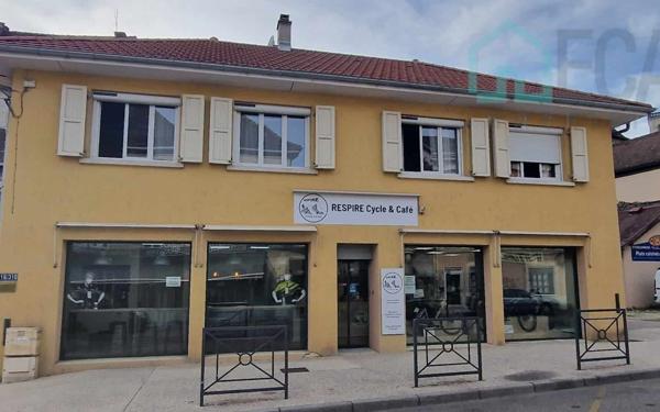 Immeuble à vendre    1 pièce •  Morestel