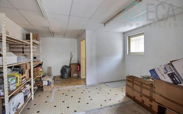 Immeuble à vendre    1 pièce •  Morestel